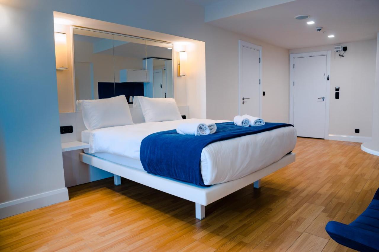 Orbi City - Aparthotel Near The Beach Batumi Esterno foto