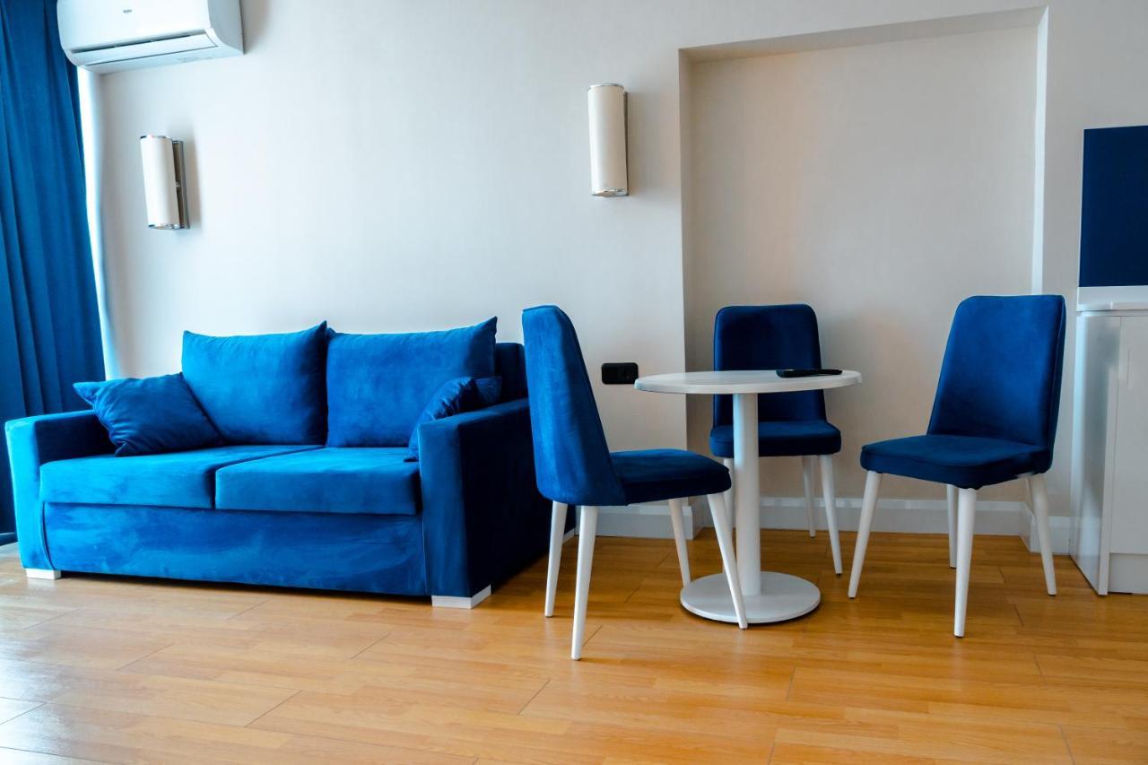 Orbi City - Aparthotel Near The Beach Batumi Esterno foto