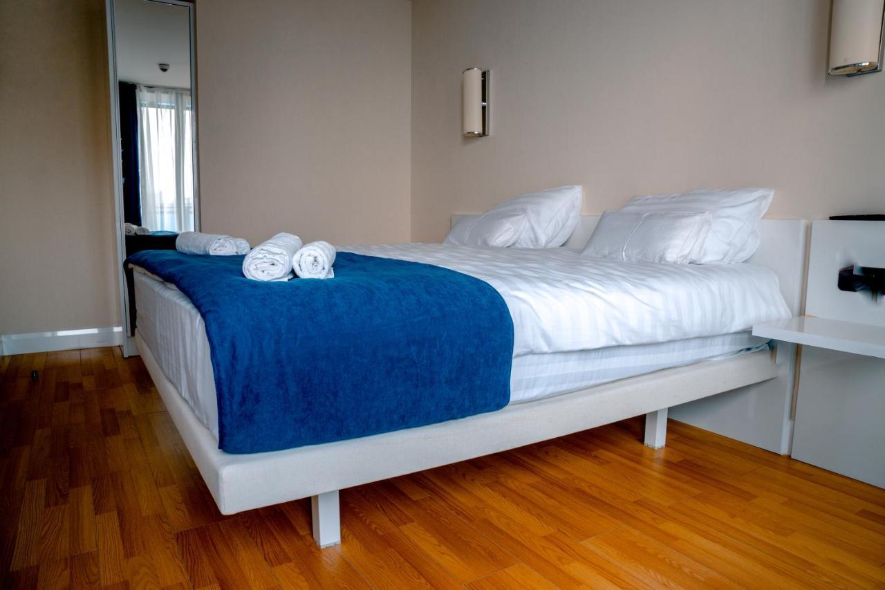Orbi City - Aparthotel Near The Beach Batumi Esterno foto