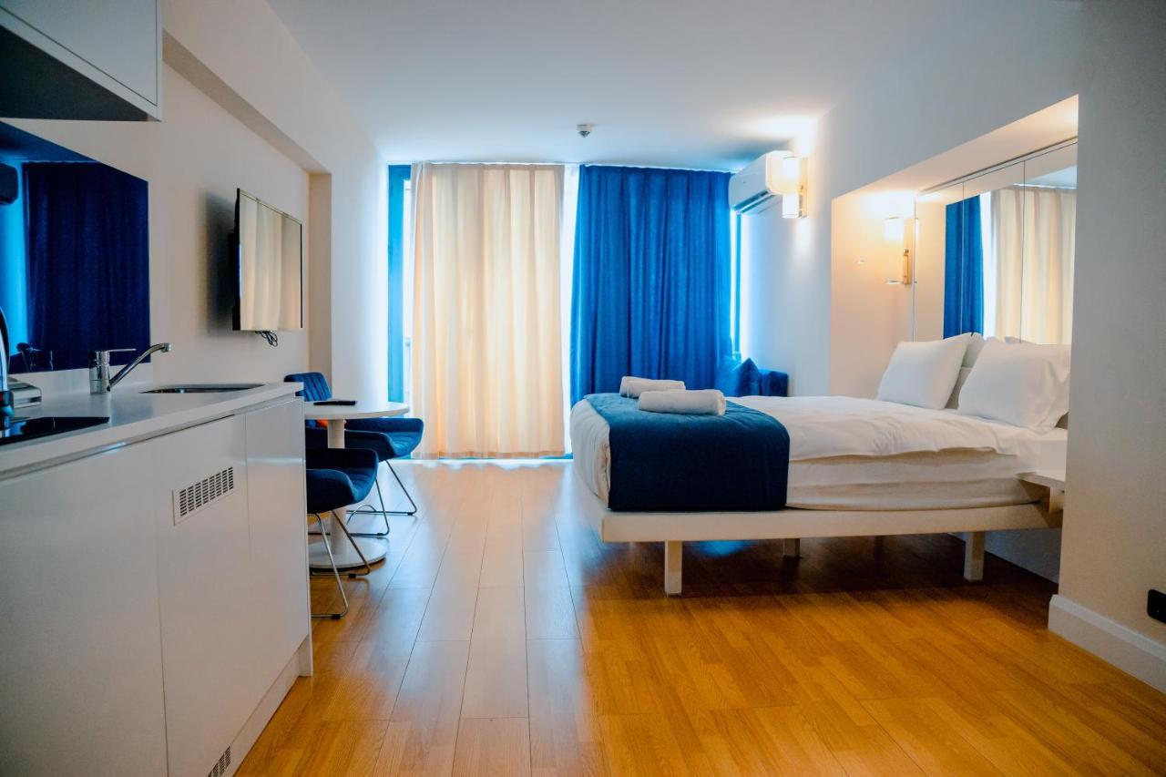 Orbi City - Aparthotel Near The Beach Batumi Esterno foto