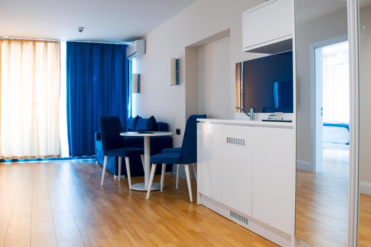 Orbi City - Aparthotel Near The Beach Batumi Esterno foto