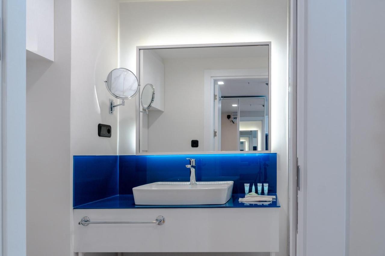 Orbi City - Aparthotel Near The Beach Batumi Esterno foto