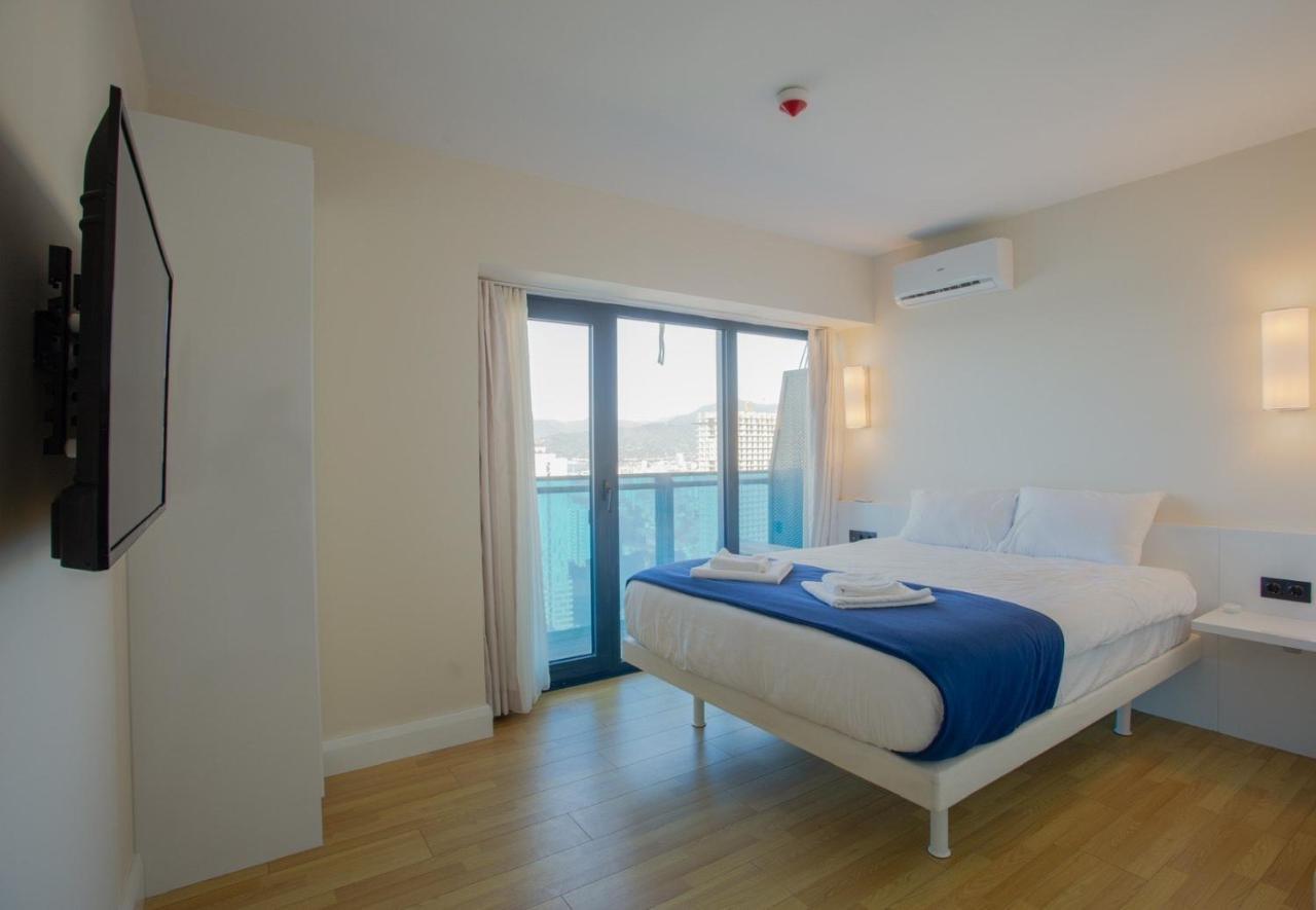 Orbi City - Aparthotel Near The Beach Batumi Esterno foto