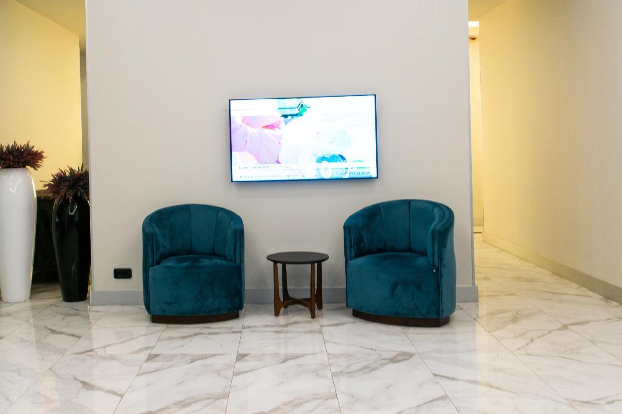 Orbi City - Aparthotel Near The Beach Batumi Esterno foto